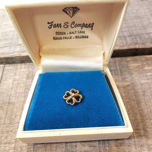 VINTAGE 1950s Farr & Company 14K Diamond Center Heart Clover Tack Pin Valentine - Picture 1 of 11